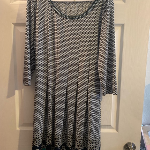 Max Studio Dress - Picture 2 of 3